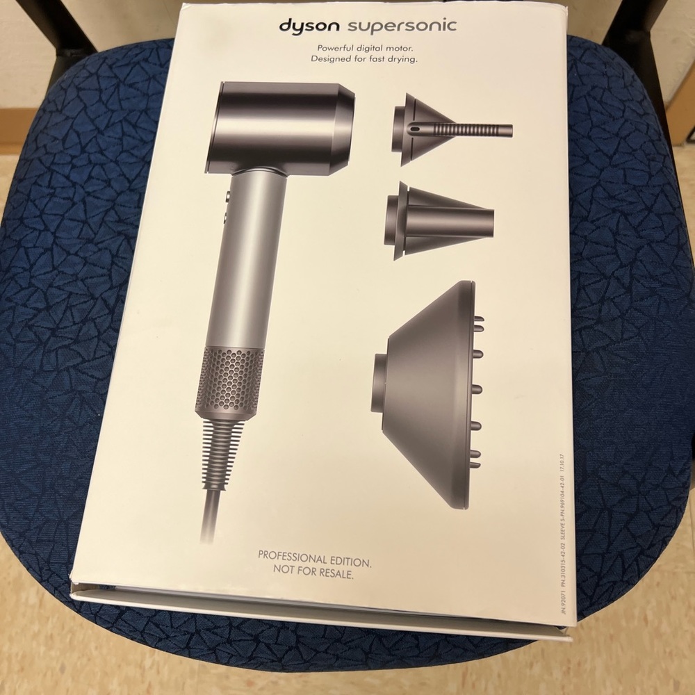 Dyson supersonic hairdryer with original box and all attachments